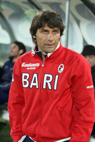 Dopo una stagione passa al Bari, dove rimane due anni e vince il campionato di B (Lapresse)